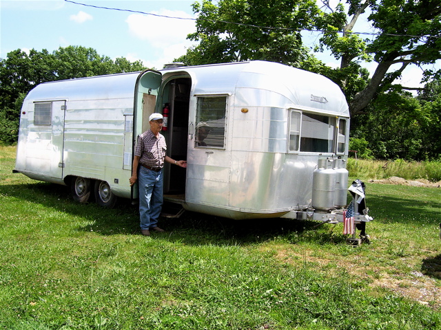 Rare 1958 Streamline original 27 ft. trailer